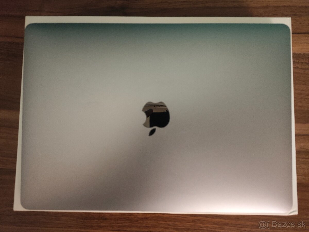 Apple MacBook Pro 2017 – i5 / 8GB / 256GB - 6