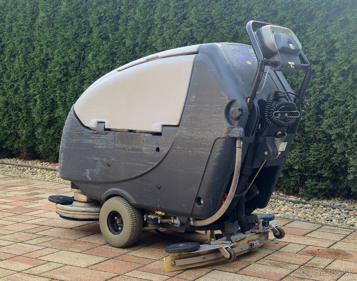 Podlahový čistiaci stroj Nilfisk BA 651 - 6