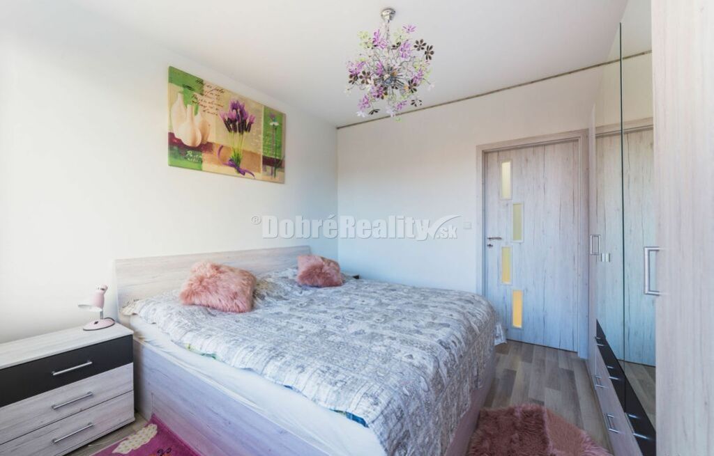 PRENÁJOM: NÁDHERNÝ, VEĽKÝ 3 IZBOVÝ BYT S 2 x LOGGIOU, THK - 6