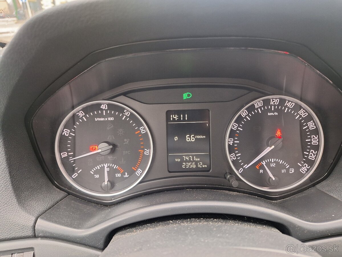 ŠKODA OCTAVIA 1,2TSI 77KW ROK 2012 - 6