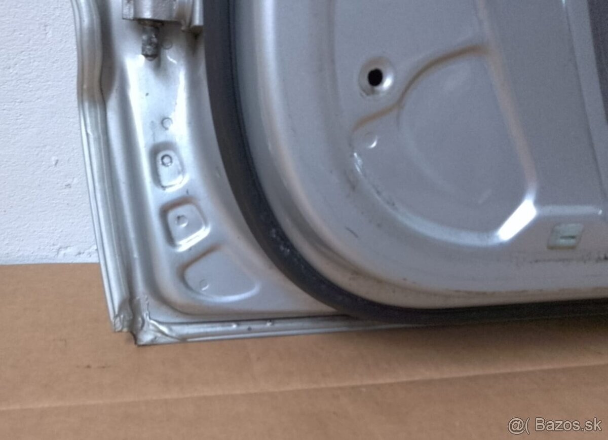 dvere Superb 2 sedan - LA7W 8E8E - 6