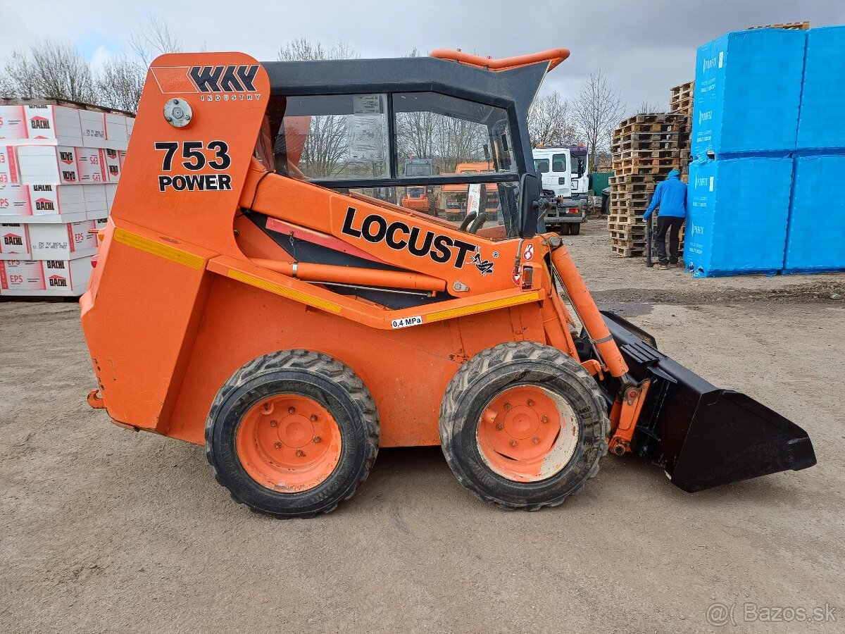 LOCUST L 753 nakladač smykový - 6