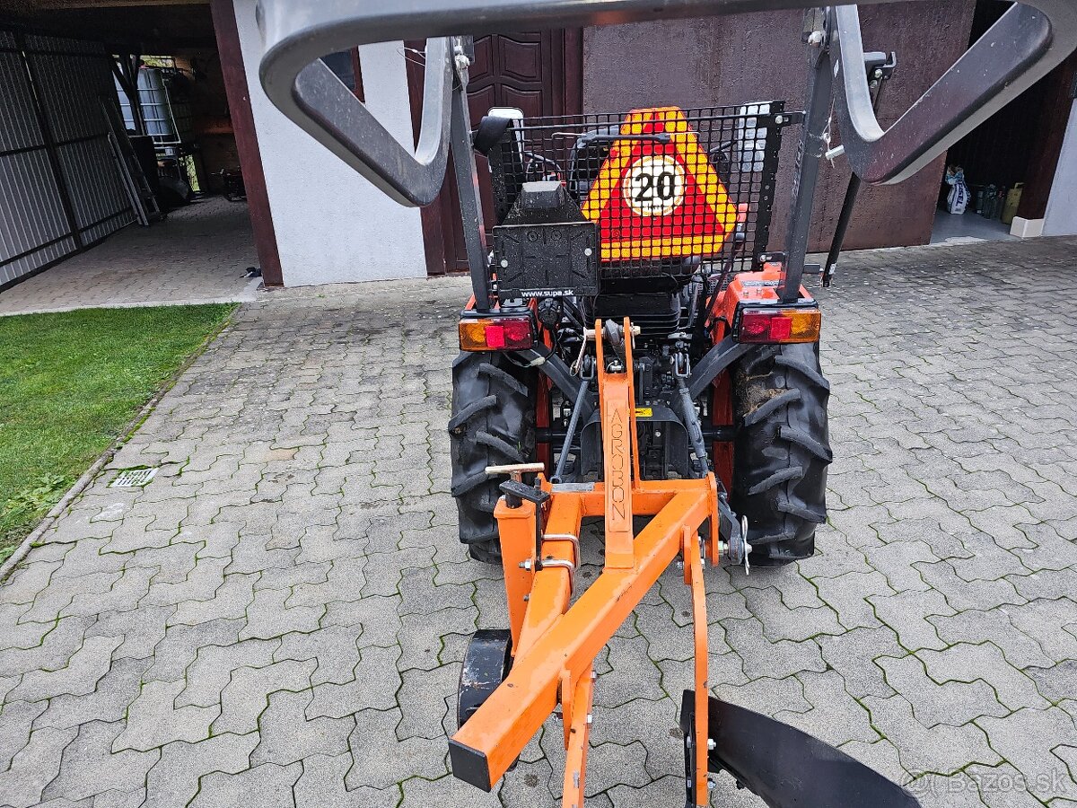 Predam traktor Kubota B1 121 - 6