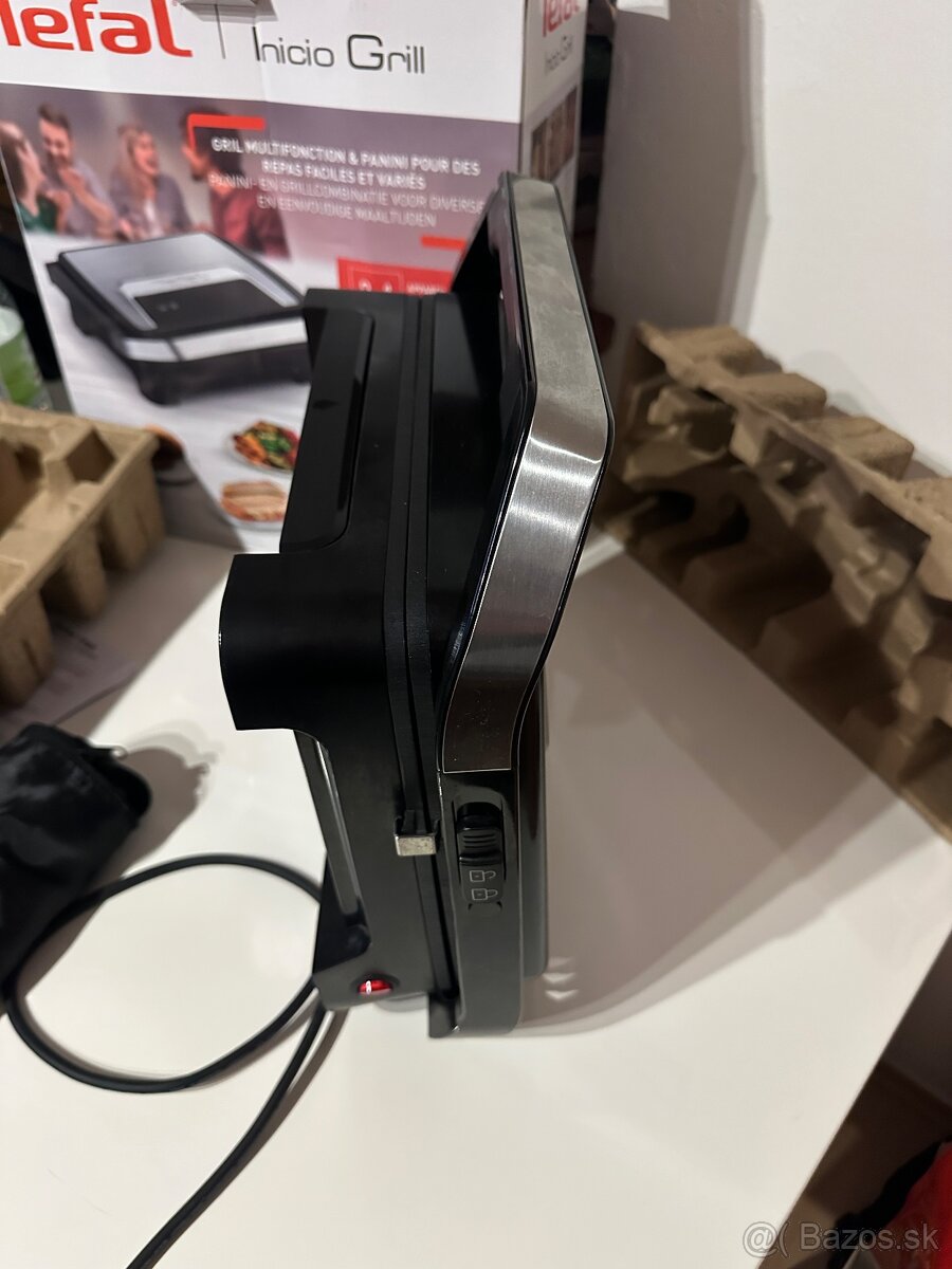 Predám multifunkčný gril + Panini maker – 2v1, 2000 W – skve - 6