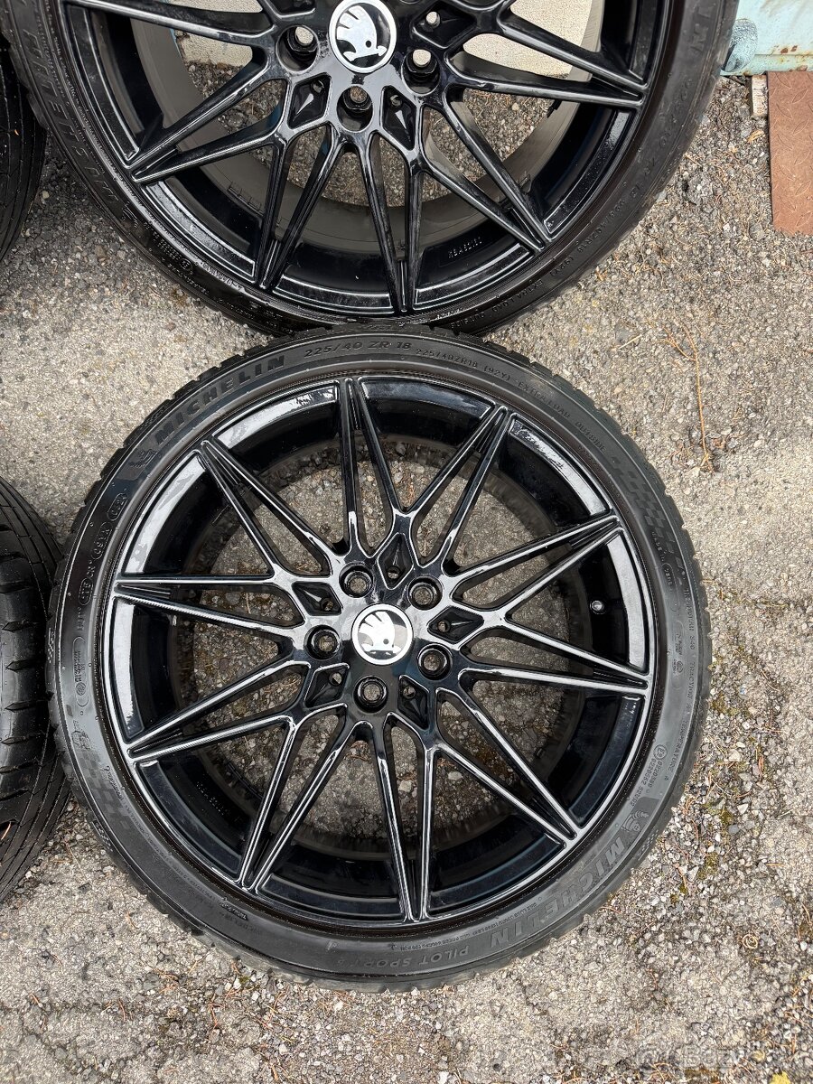 Predám letnú sadu R18 z Octavia 3 RS FL - 6