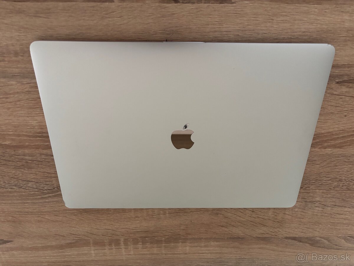 Apple MacBook Pro 15,4” 2018 - 6