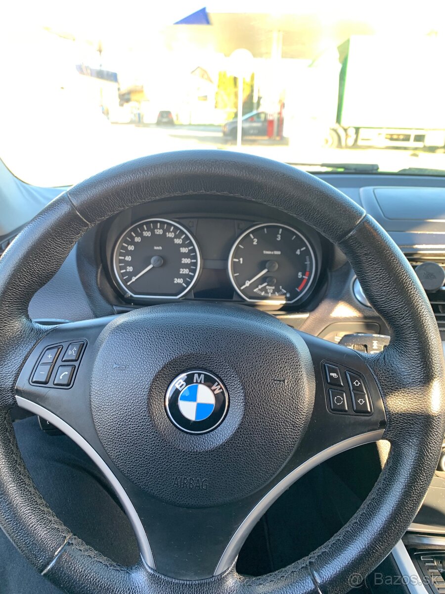 Predám BMW e87 118d - 6