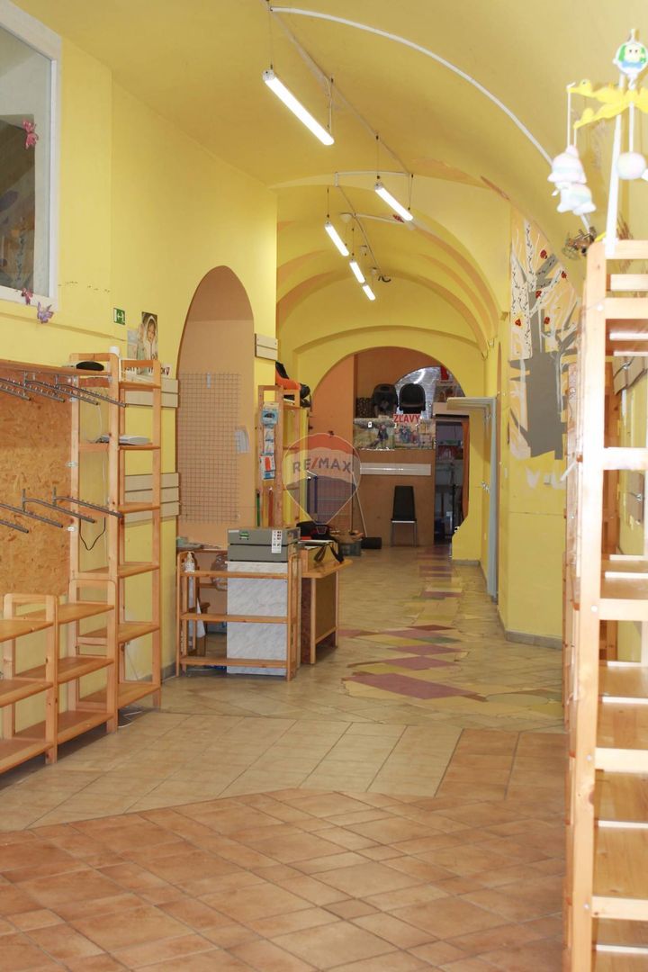 Prenájom obchodných priestorov na Dolnej ulici v Banskej Bys - 6