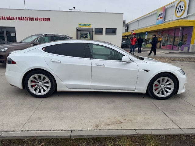 Tesla Model S Ludicrous Performance - 6