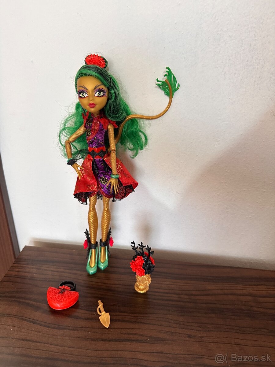 Monster high Jinafire Gloom and Bloom - 6