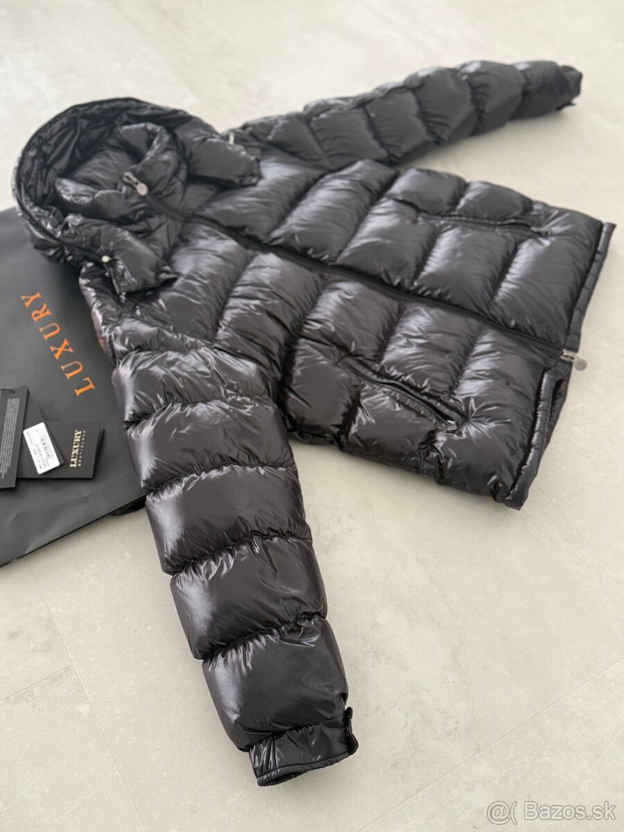 PREDÁM takmer novú zimnú bundu Moncler Maya Giubbot TG 6 - 6