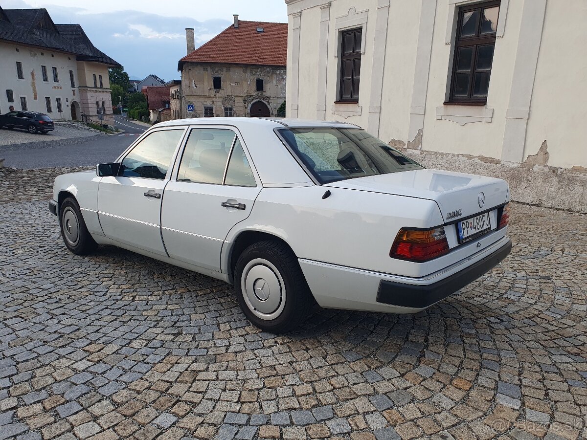 Mercedes W124 200E - 6