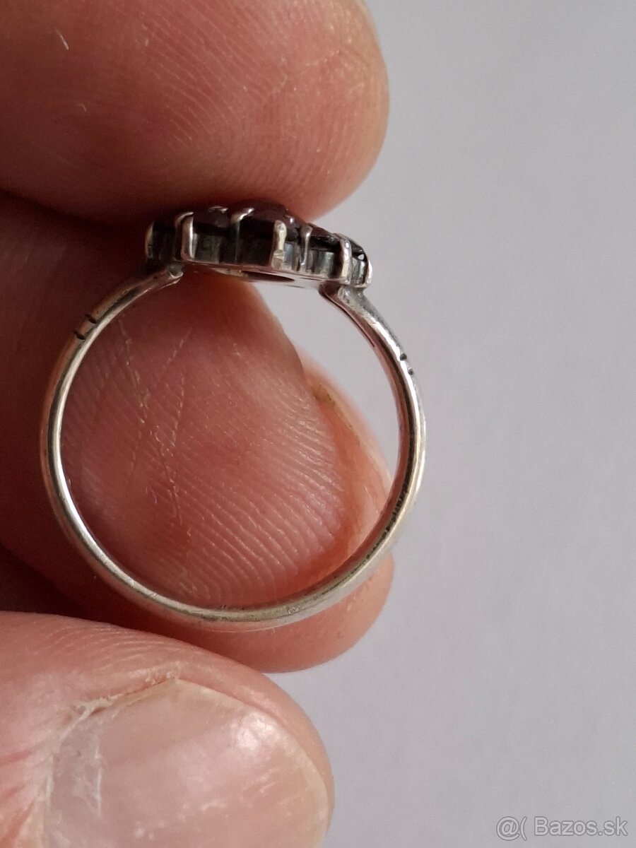 Strieborný prsteň s českými granátikmi 2 - 6