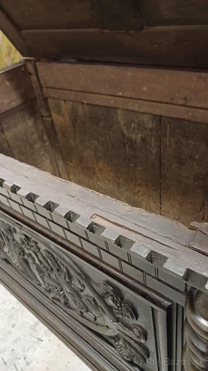 Staroẓ̌itná truhlica - 6