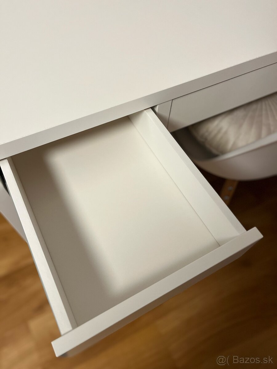 PREDÁM SET - stolík aj stolička s podložkou - 6