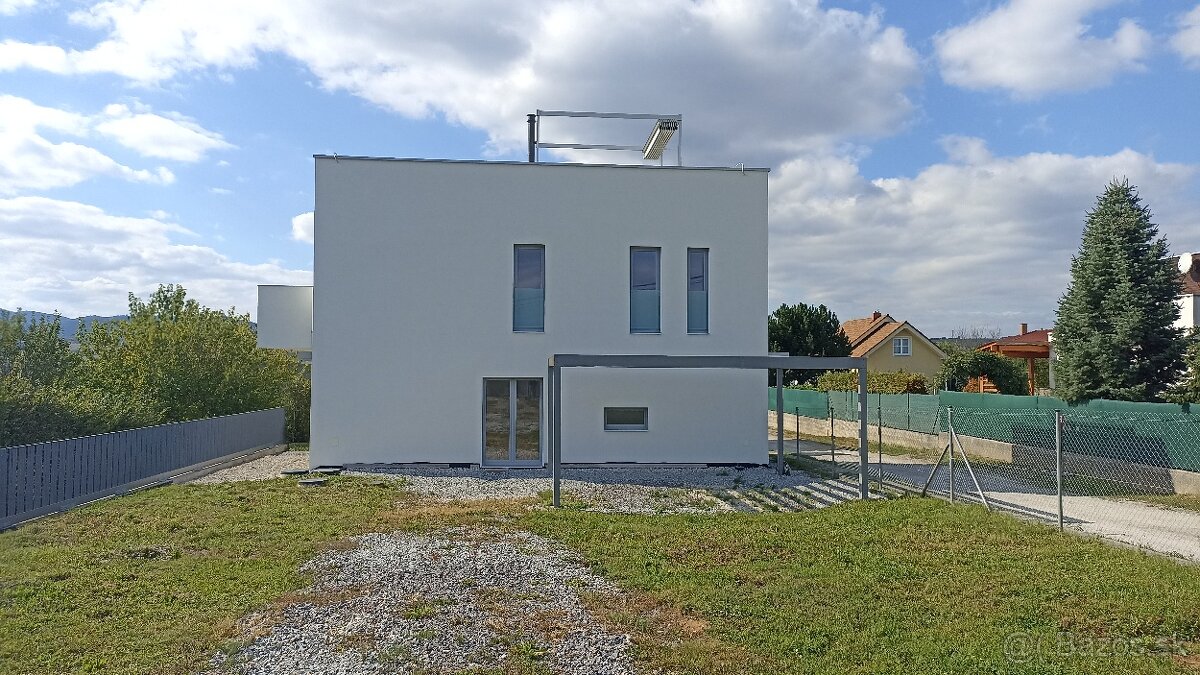 TOCA real - predaj - štýlový dvojpodlažný RD v obci Hôrky - 6