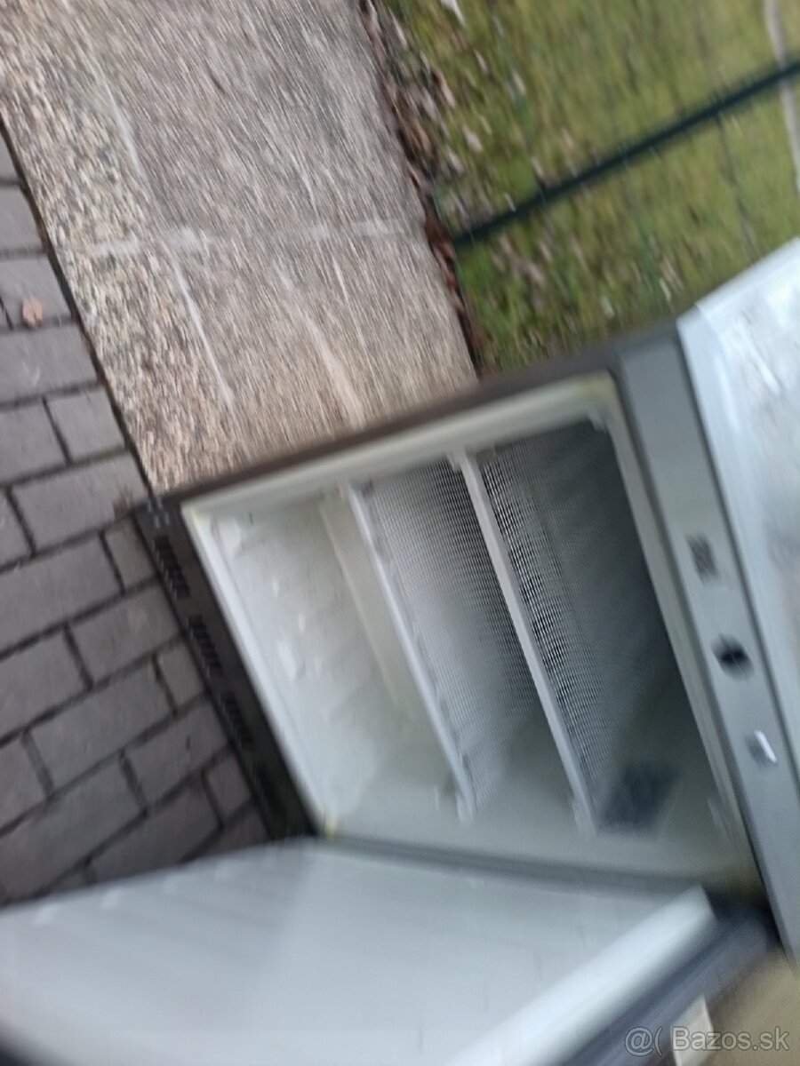 Mraznička gastro nerezová podpultova - 6