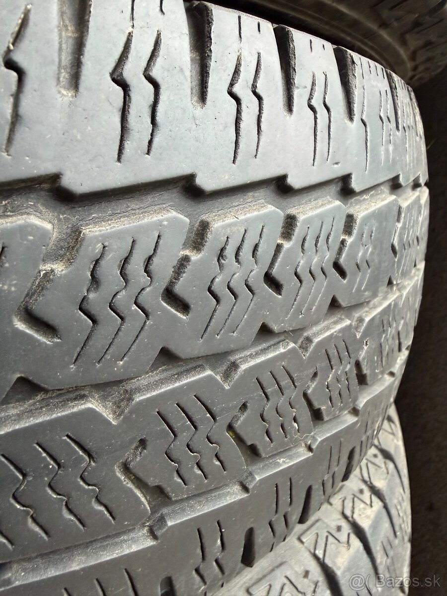 Zimné pneumatiky 195 /70 R15C . - 6