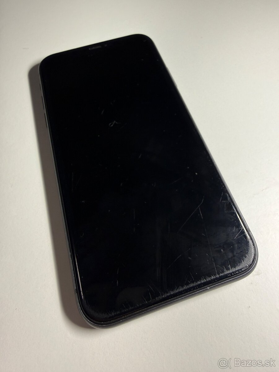 iPhone 11 - 64Gb - zdravie 93% - 6