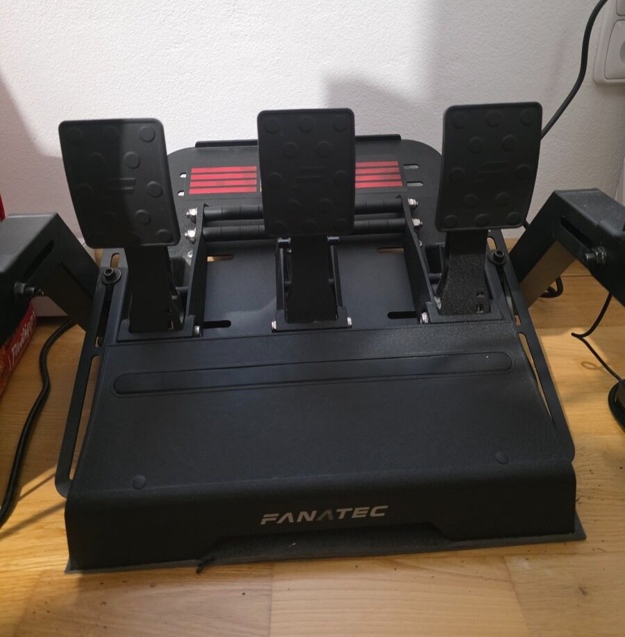 Simracing setup od znacky fanatec - 6
