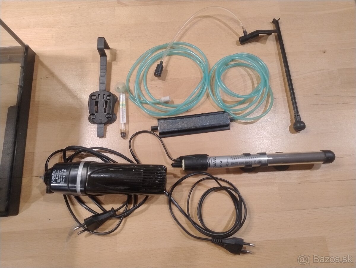 Predám akvárium s príslušenstvom- 54 l - 6