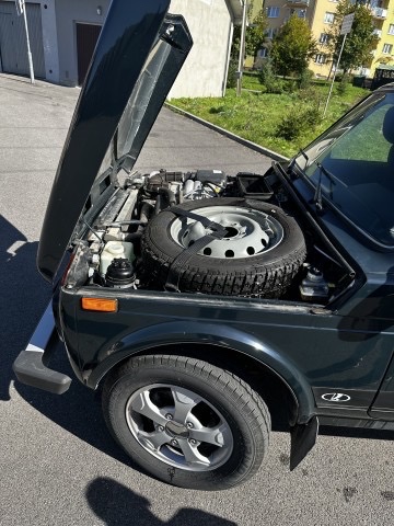 LADA Niva len 9,700km - 6