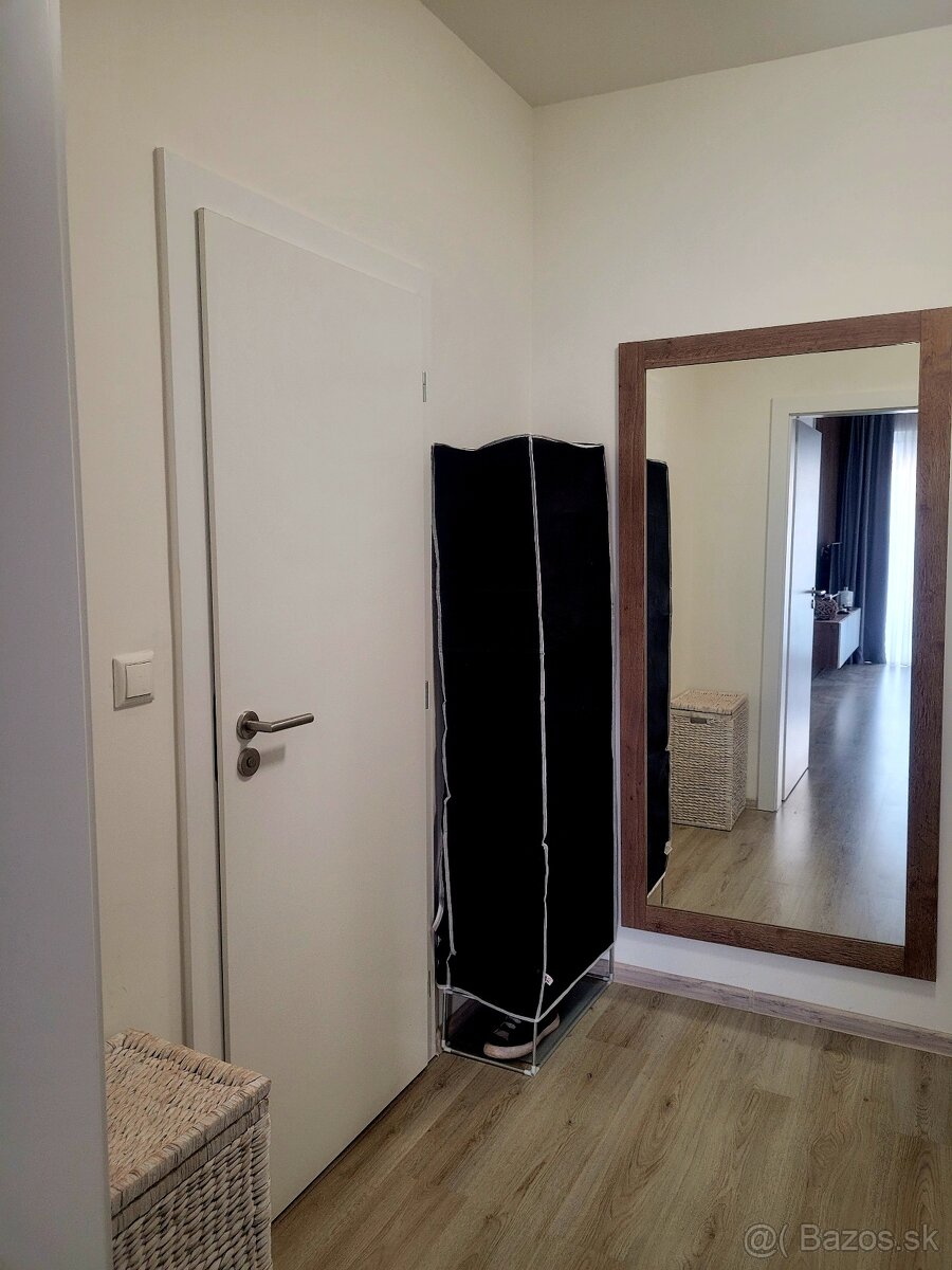 Predám 2-izbový byt v bytovom dome Cross - 6