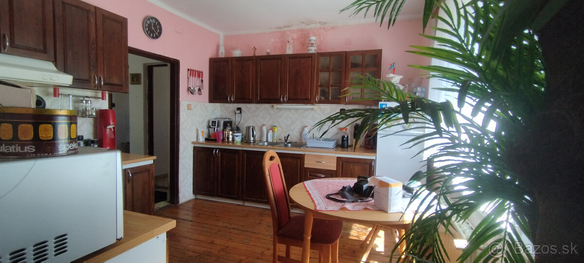 EXKLUZÍVNE - Starší rodinný dom v obci Kláštor pod Znievom - 6