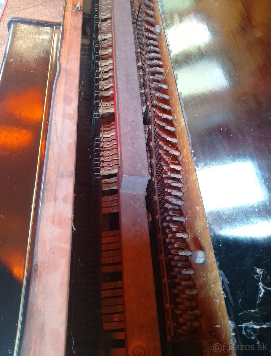 Klavír vhodný na celkovú renováciu - 6