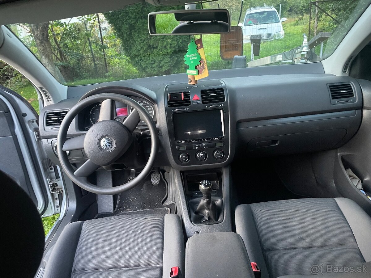 Predám Golf 5 1.4 benzín 66 kW. - 6