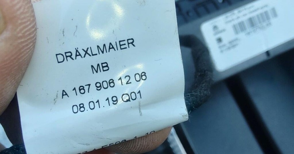 Mercedes GLE W167 - laktova opierka, Corolla E21 - nalepky - 6