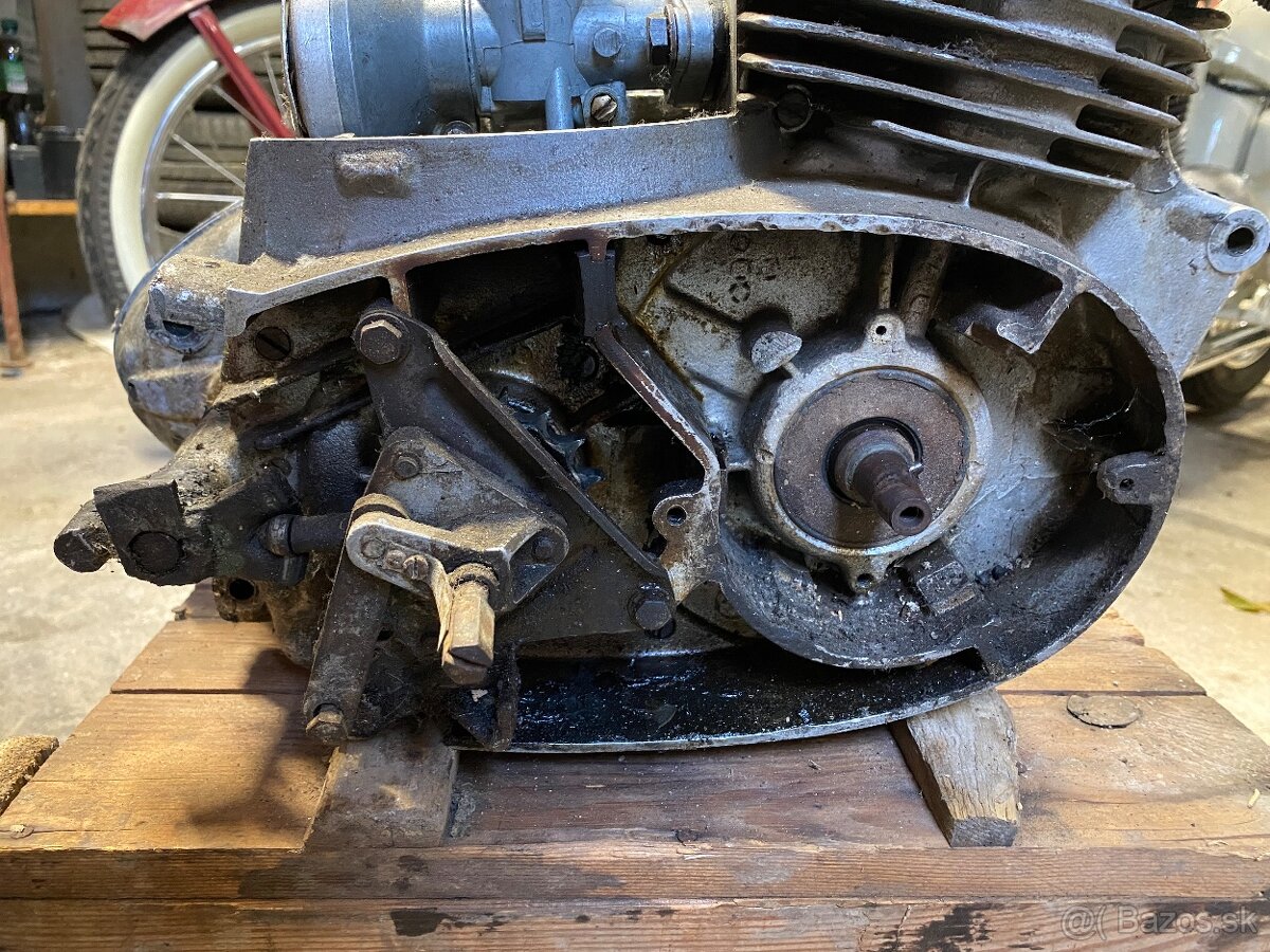 Motor Pérák 250 typ 11 - 6