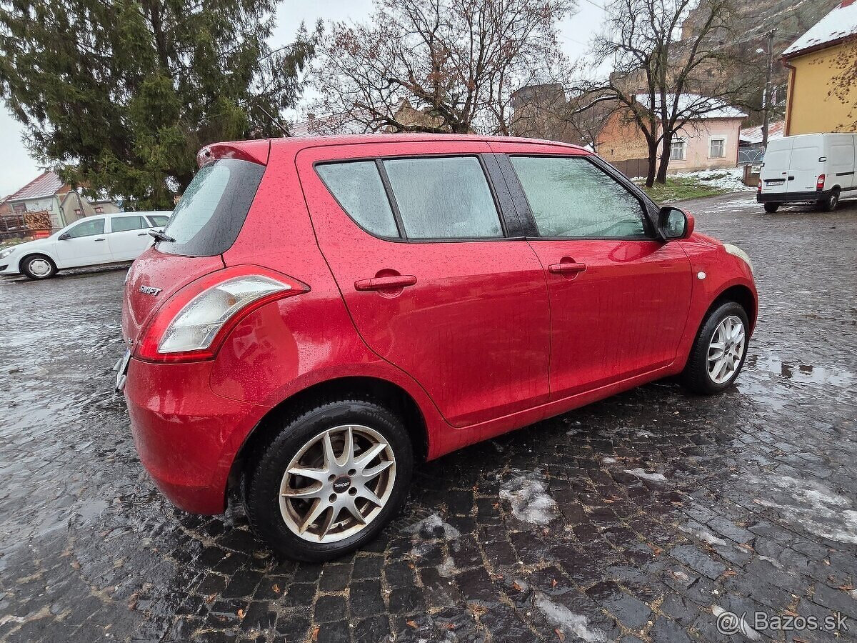 Suzuki Swift 1.2 4x4 AC GLX - 6