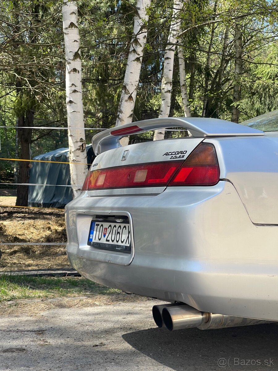 Honda accord coupe 2.0 V-tec manual - 6