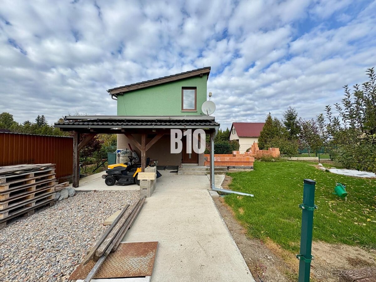 Príjemný menší RD - priestranný pozemok - výhľad na Zobor - 6