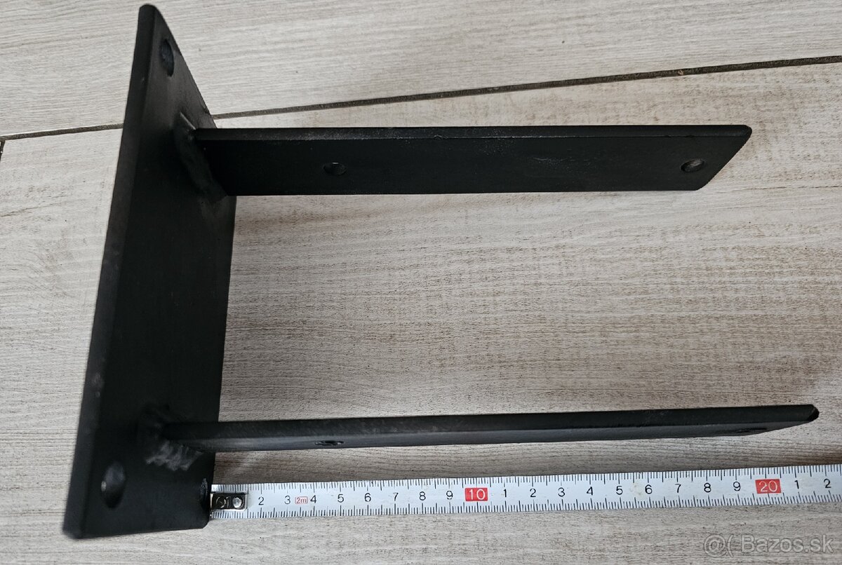 Kovanie na altánok, plot - 6