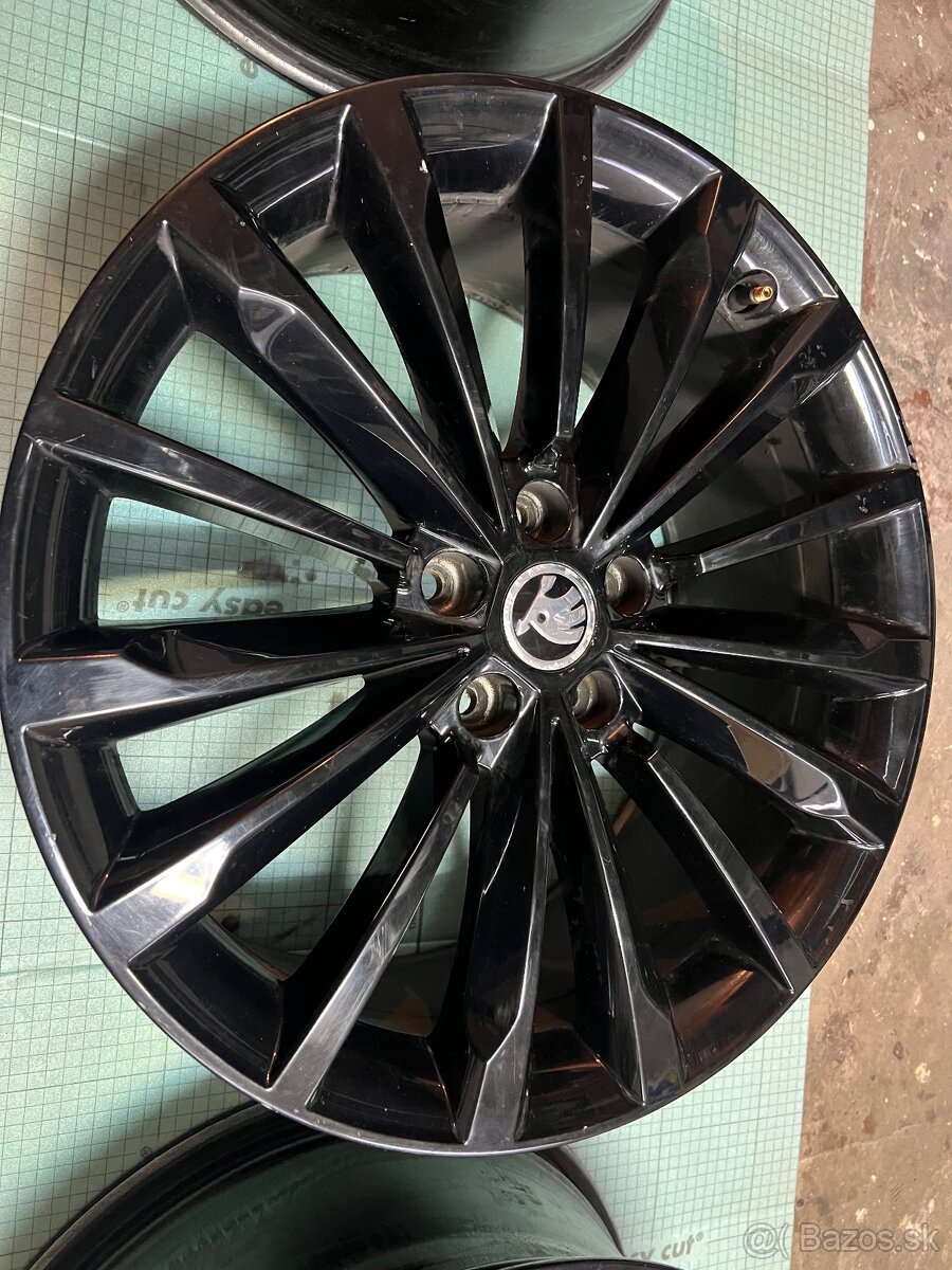 Škoda Trinity R19 - 6