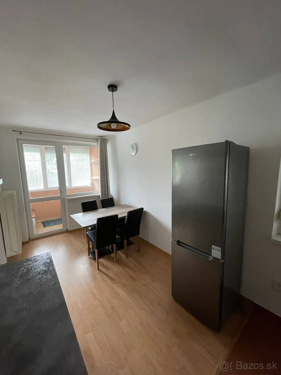 Väčší 2i byt so zariadením, internetom a balkónom - 6