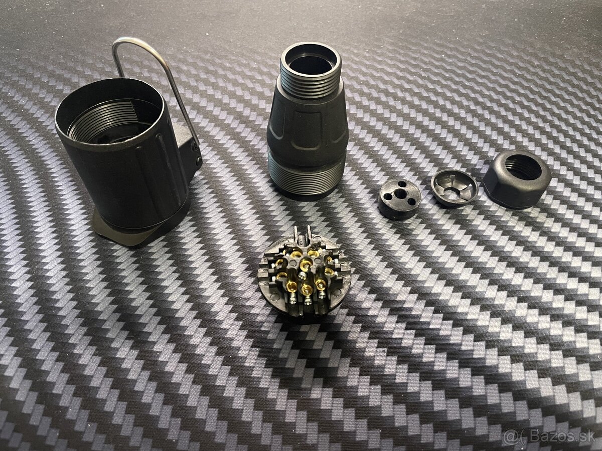 zásuvka 13 pin na príves/karavan - 6