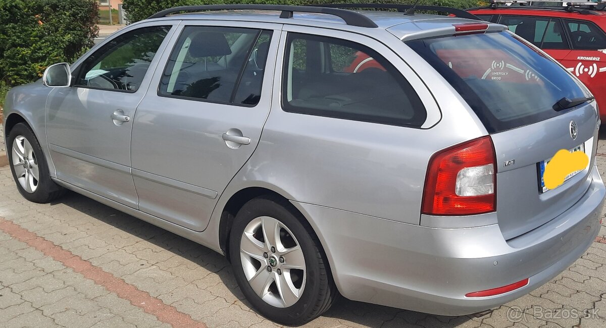 ŠKODA OCTAVIA 1.6(75kw) ZĽAVA(zadní dveře v elekt - 6