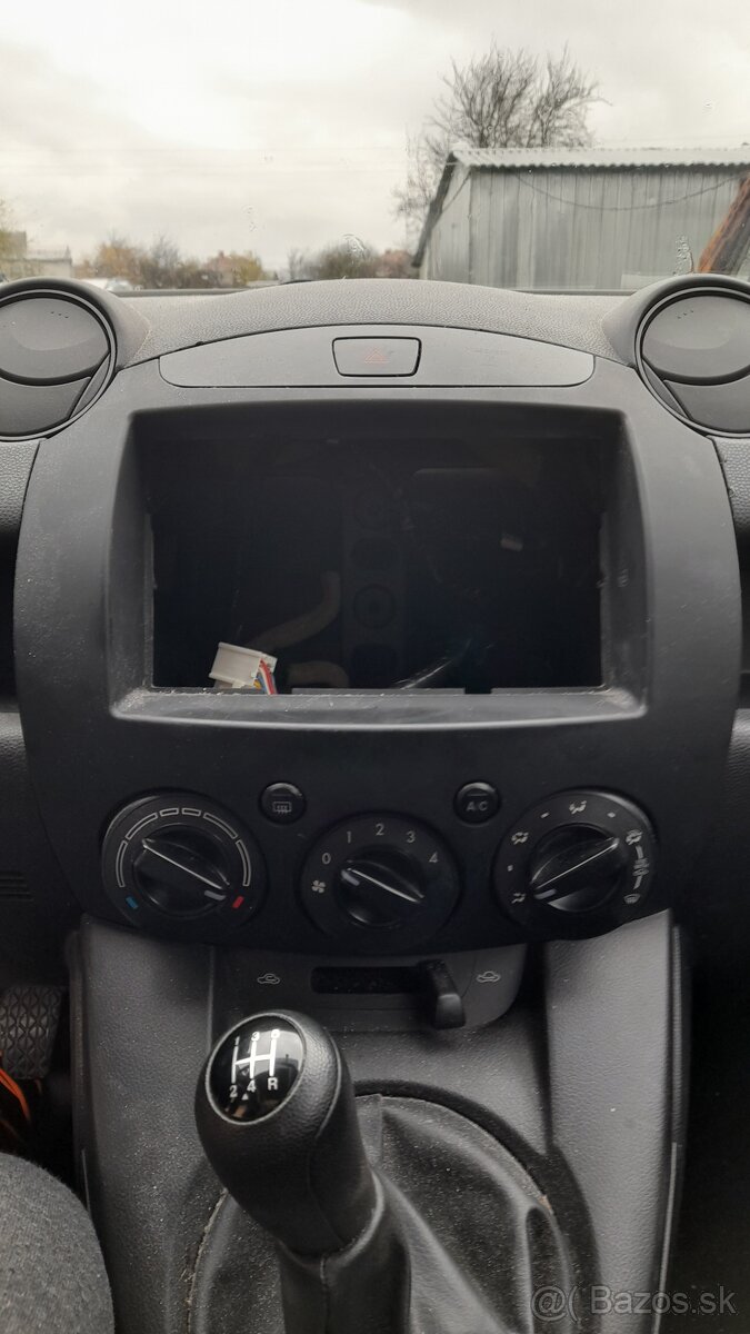 2din rámik stredového panela - MAZDA 2 - 6
