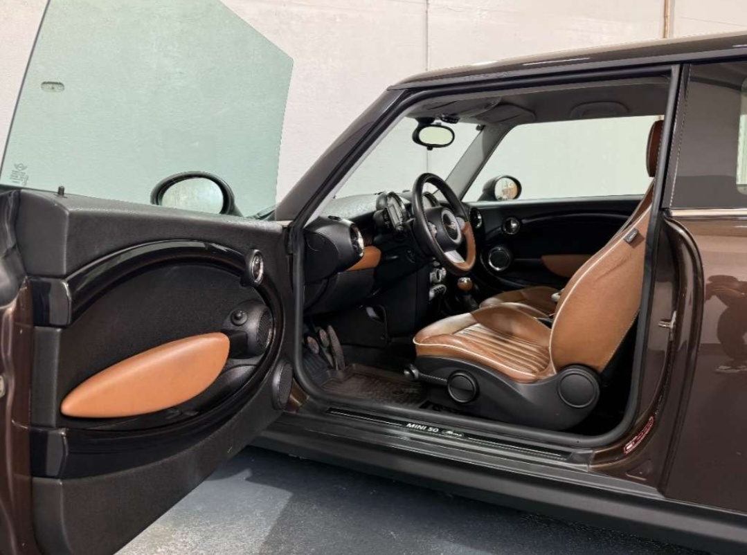 Mini Cooper 1.6 benzin 85kw, Na SK značkách - 6