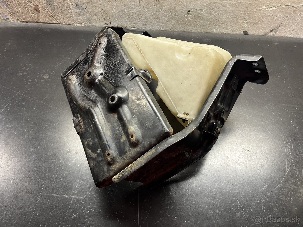 pajero 1 držiak akumulátora - 6