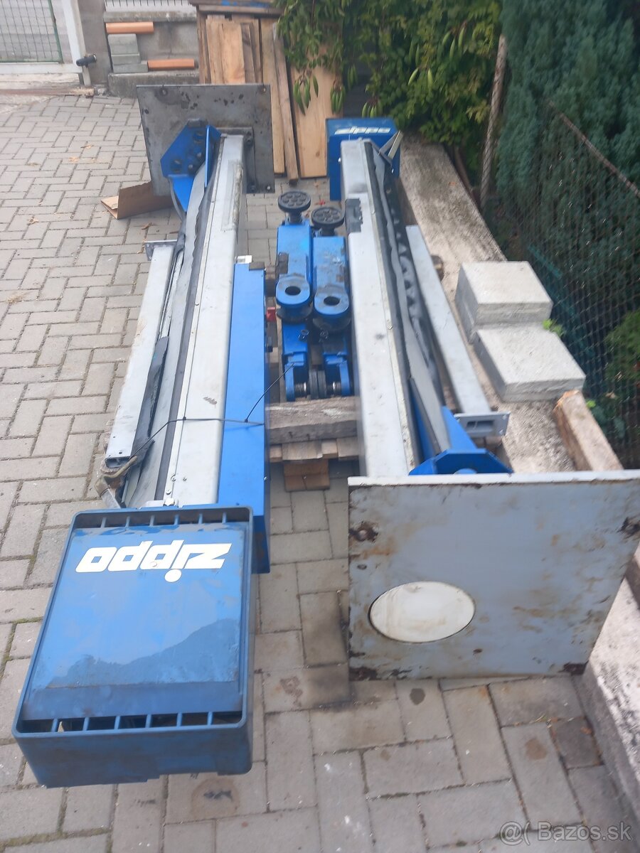 DVOJSTLPOVY ZDVIHAK ZN.ZIPPO - 2,5 T - NEMECKY. - 6