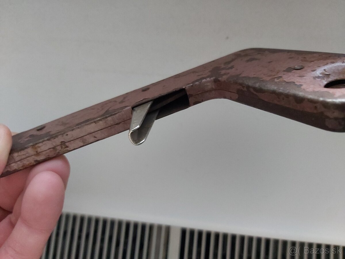 Stará kovová hračka Pištoľka - 6