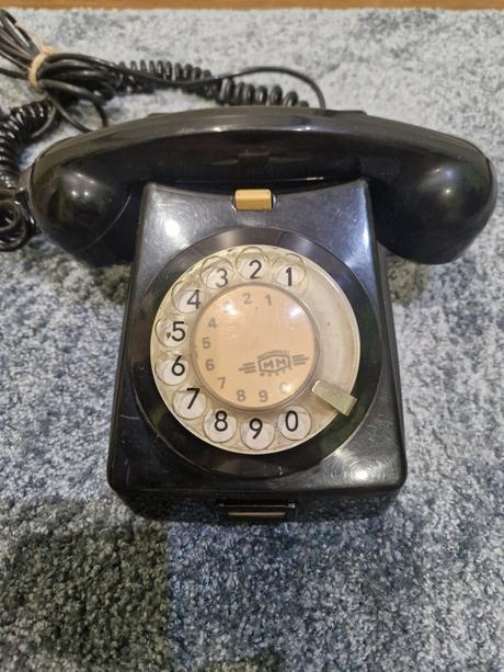 Retro telefony - 6
