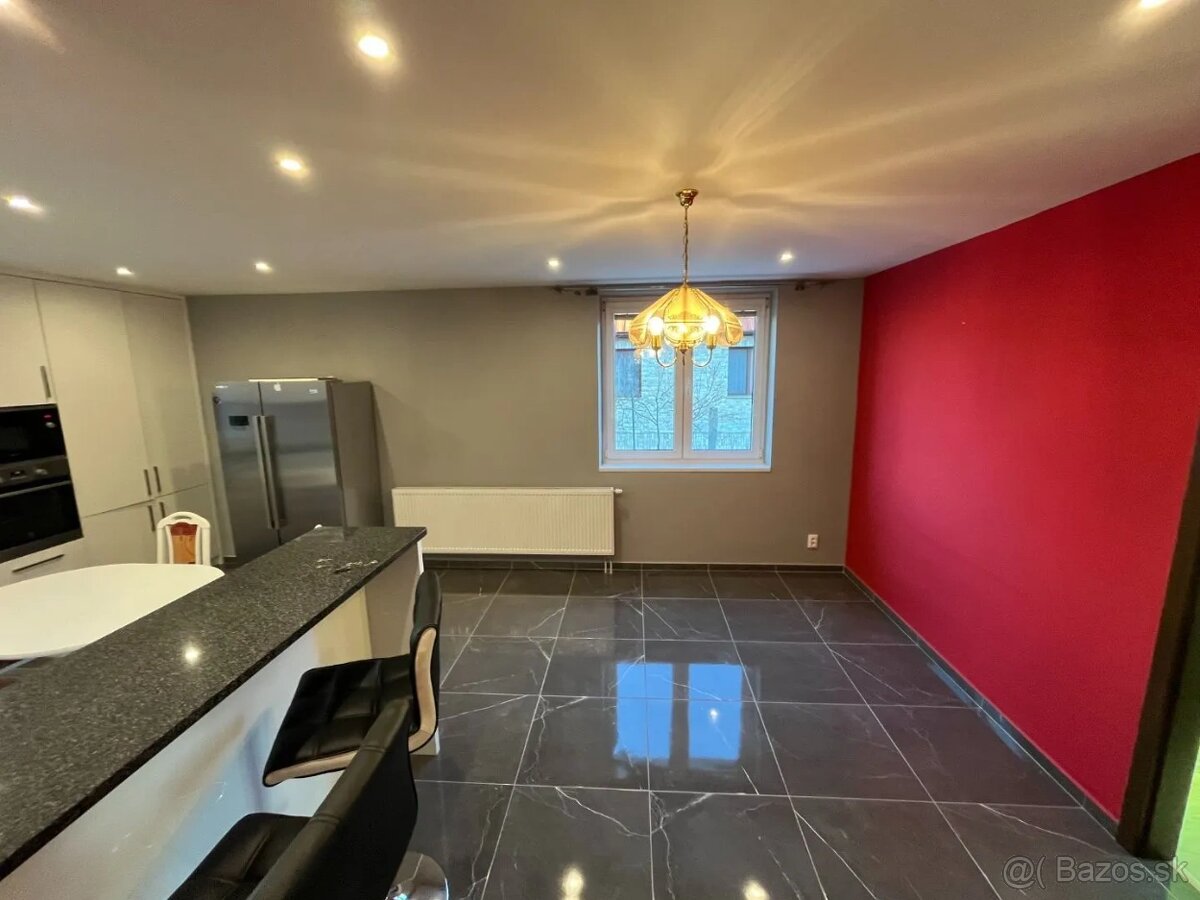 2,5 izbový byt v RD+2X park. miesto,na prenájom, Inovecká - 6