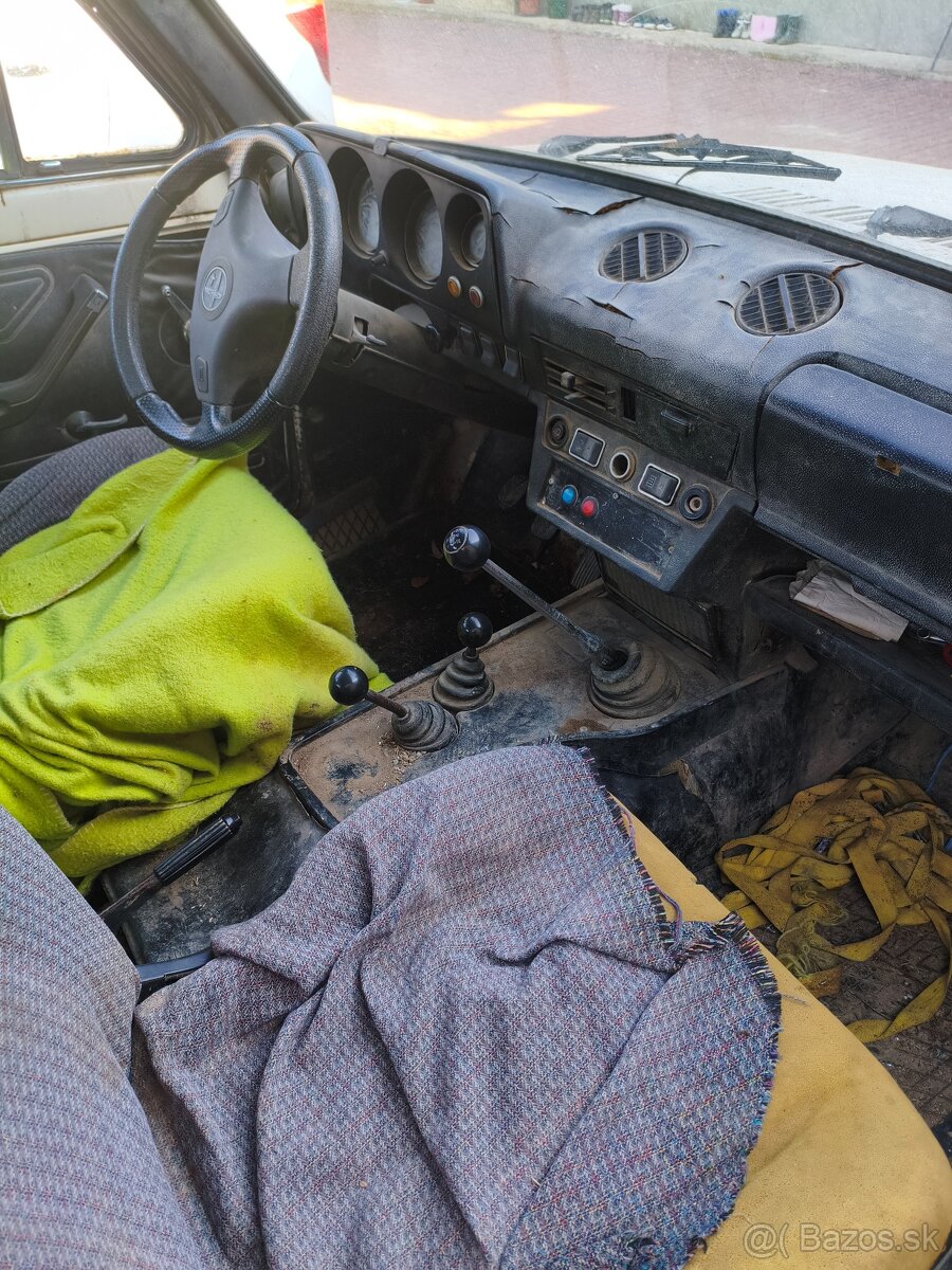 Lada Niva 1.6 - 6