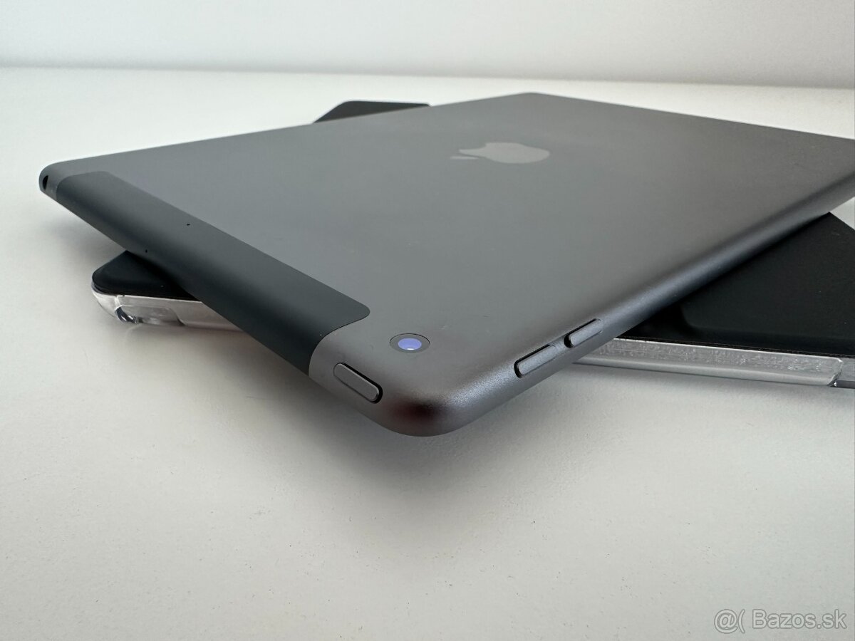 Apple iPad 8. generácia 128GB WiFi + Cellular - 6
