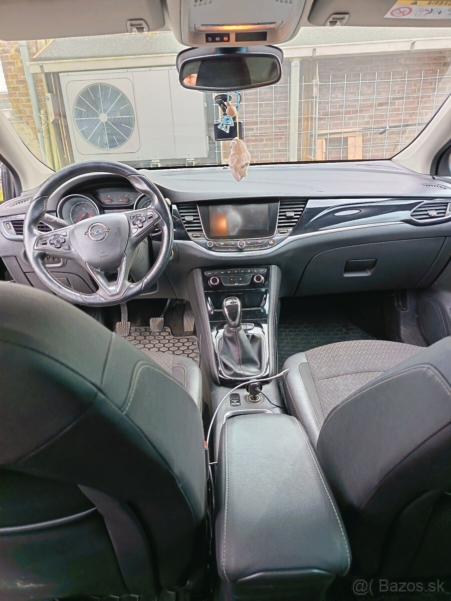 Opel Astra šport Combi 100kw - 6